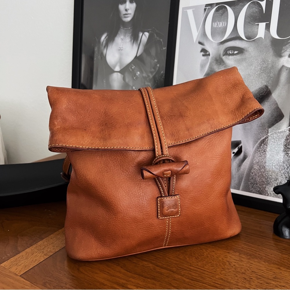 RESTORED VINTAGE DOONEY & BOURKE FLORENTINE TOGGLE LEATHER CROSSBODY BAG